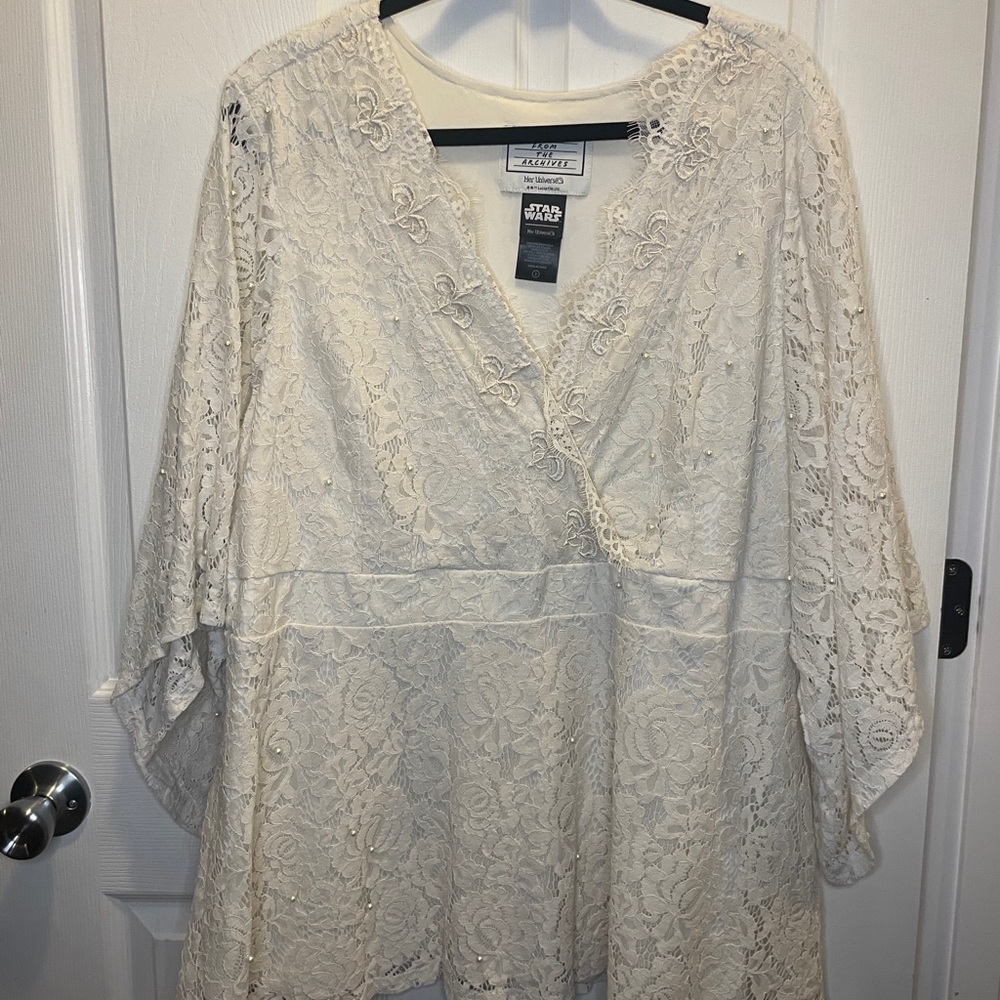 Her Universe Cream Lace V-Neck Women’s Top Star Star Wars Wedding inspired